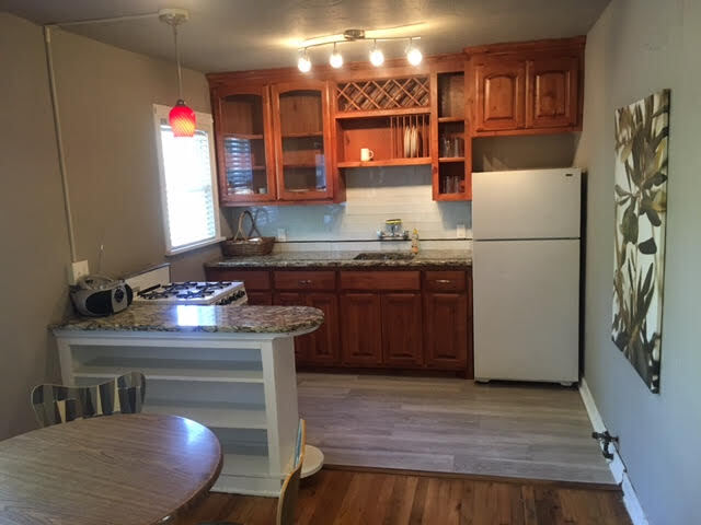 Building Photo - 413 S Webster Ave