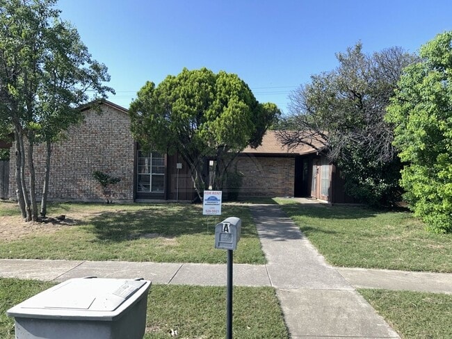 Primary Photo - 400 Skyline Ave