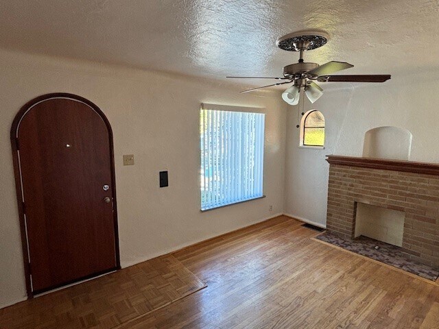 Living Room looking into front door and front window - 330 Geneva Dr