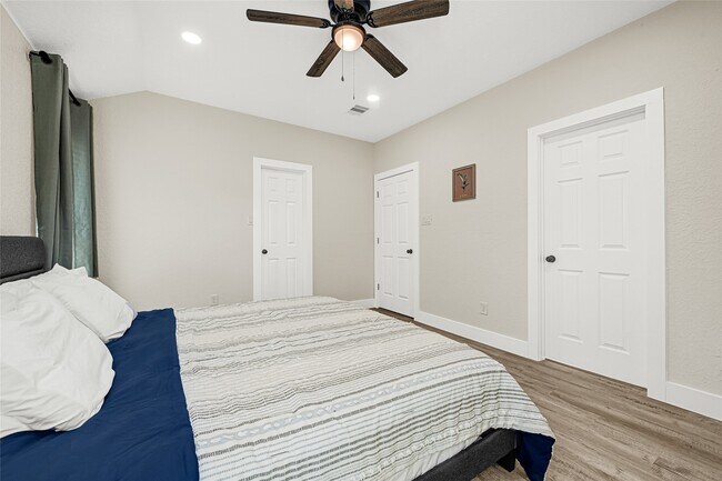 Building Photo - 4802 Hickorygate Dr