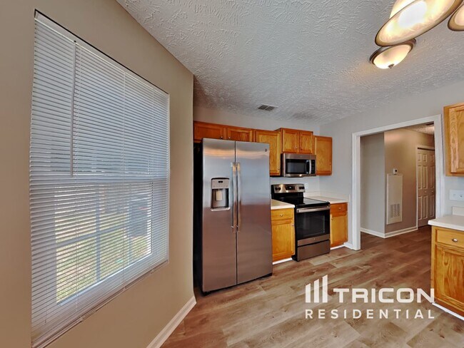 Building Photo - 2819 Elijah Dr