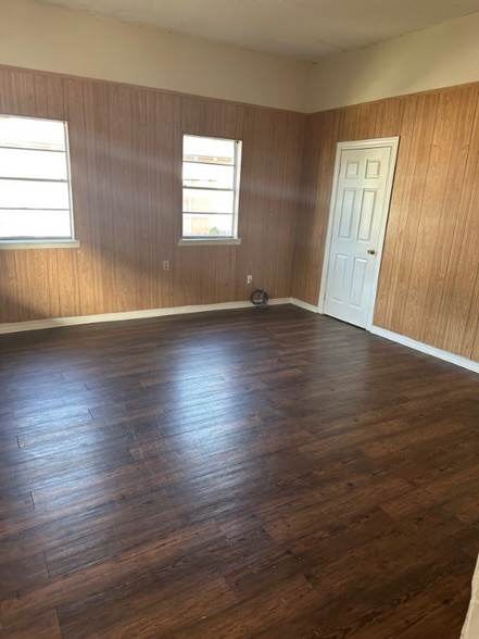 Building Photo - 1615 Cleveland Ave