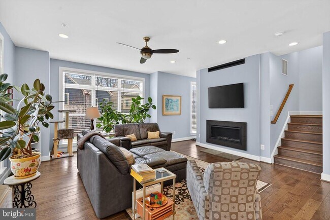 Building Photo - 3248 Royal Fern Pl