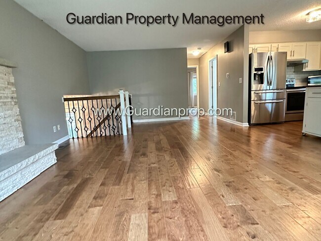 Building Photo - Eden Prairie Single Family Home, Fenced Yard, 2 Car Garage, Dishwasher W/D