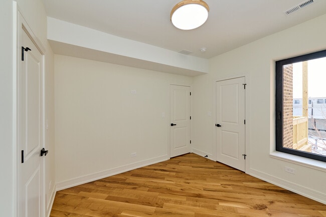 Building Photo - 5200 N Winthrop Ave