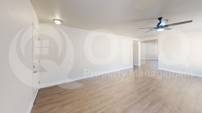 Building Photo - 1702 W Summer Dawn Dr