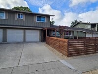 Building Photo - Blossomhillduplex