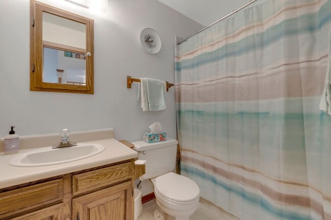 Building Photo - WINTER RENTAL-Buffalo Village-2 Bedroom Pl...