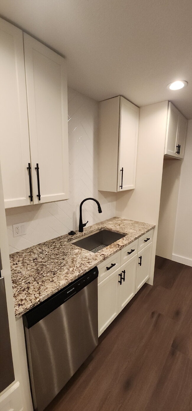 Building Photo - 1112 Concord Dr