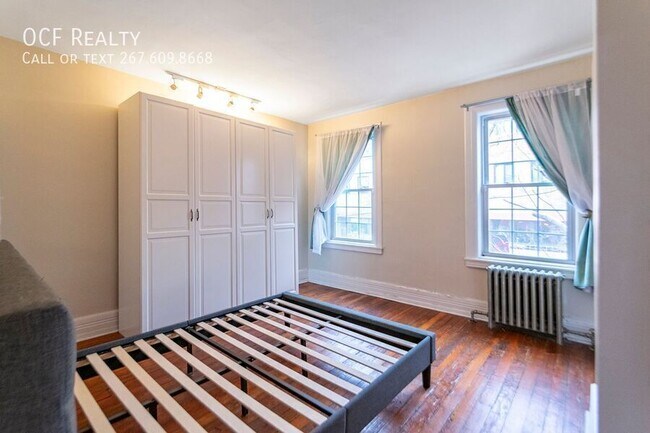 Building Photo - 833 N Newkirk St