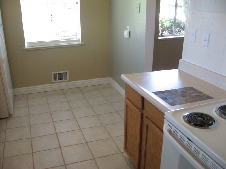 Building Photo - 4695 Reed St