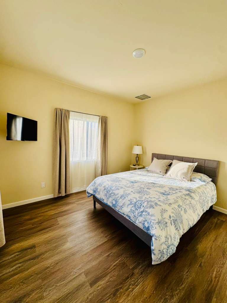 Building Photo - 314 N 6th St