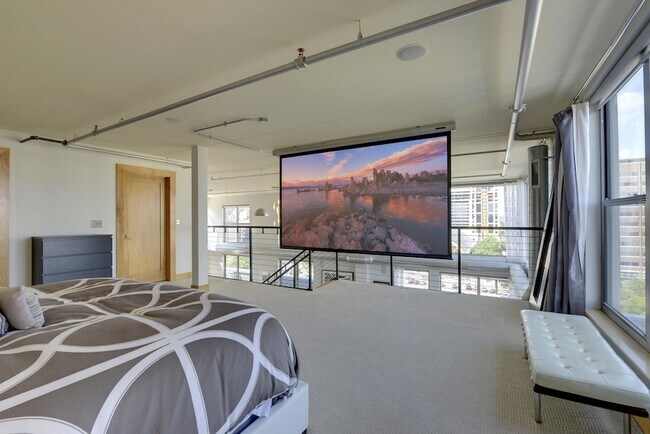 Building Photo - 521 S 7th St