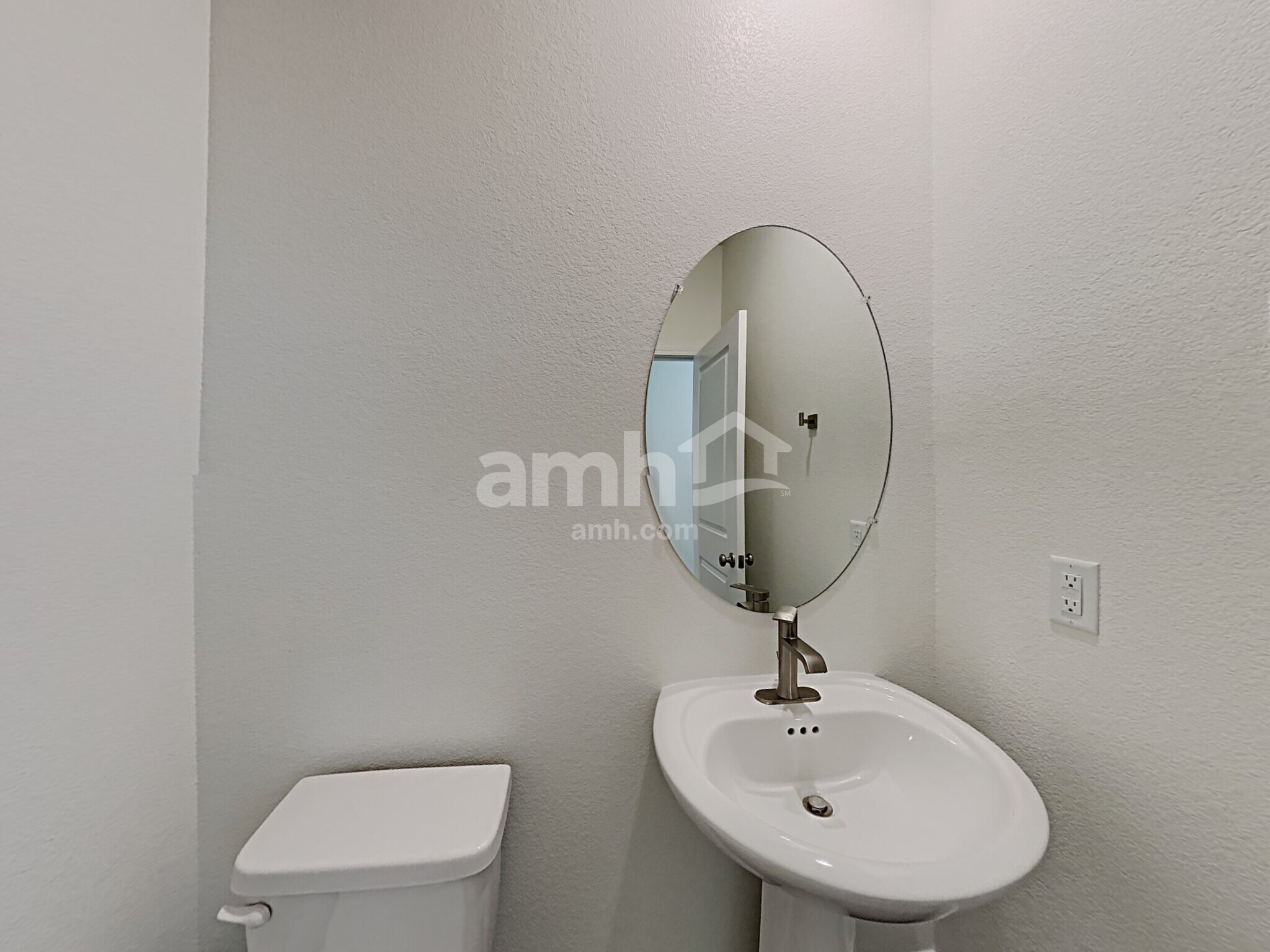 Building Photo - 9653 N Avenida Lucena