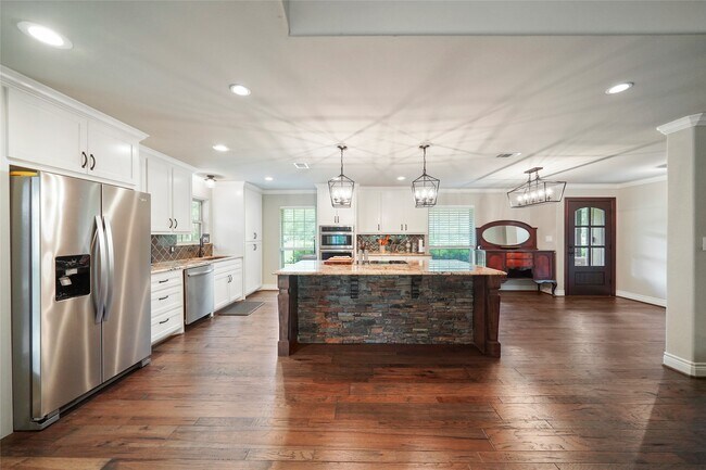 Building Photo - 143 Linnwood Dr