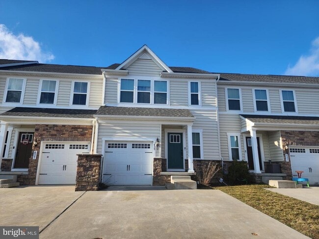 Primary Photo - 439 Goodwick Dr