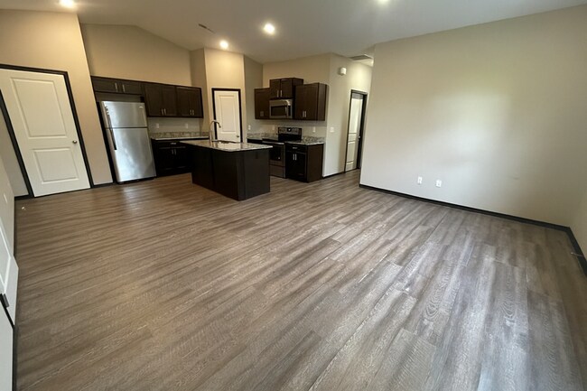 Building Photo - 619/21 N Grandstone St