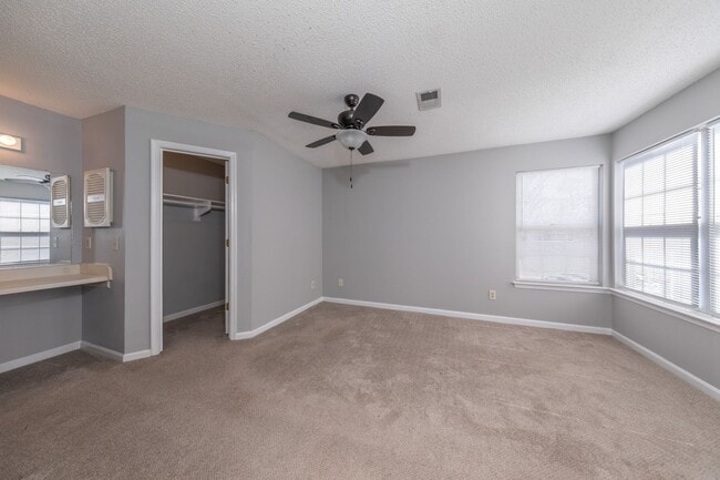 Building Photo - 109 Stratford Dr