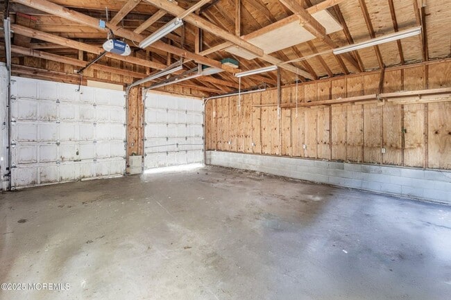 Building Photo - 11 Malsbury Ln