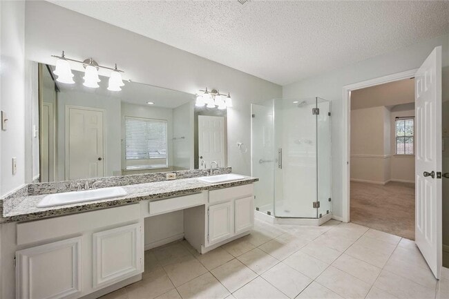 Building Photo - 12800 Briar Forest Dr