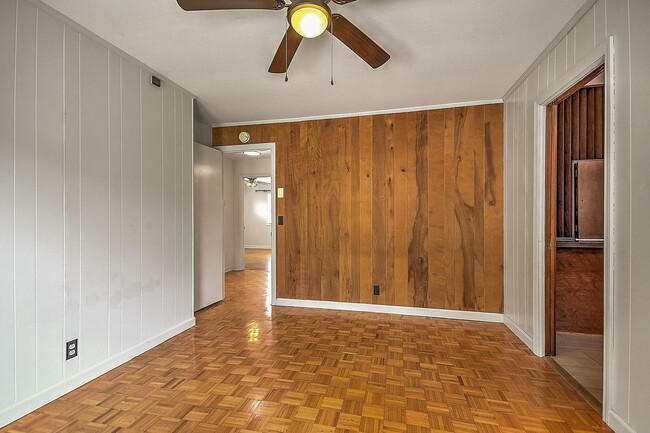 Building Photo - 1808 Sherwood Pl