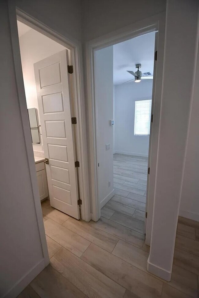 Building Photo - 820 E Ashurst Dr