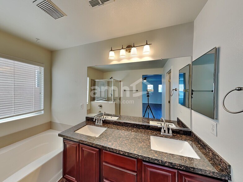 Building Photo - 11561 Andorra St