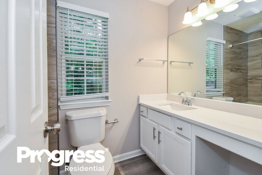 Building Photo - 873 Revena Ln