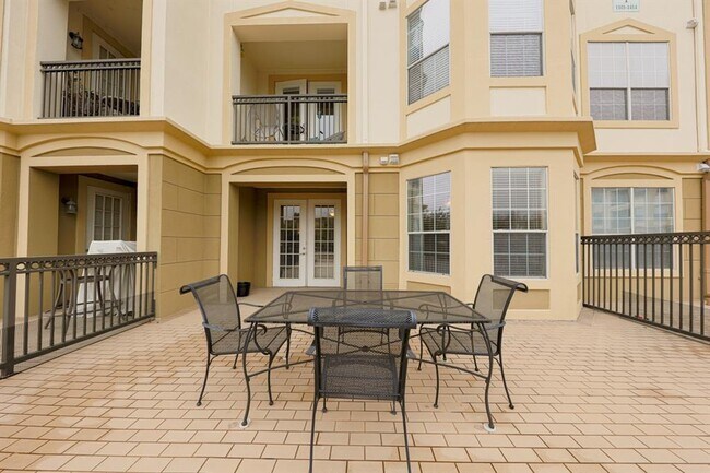 Building Photo - 7575 Kirby Dr