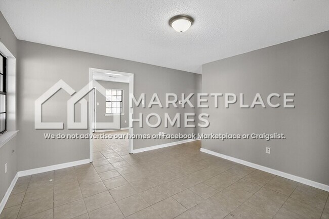 Building Photo - 5826 Laurie Dr