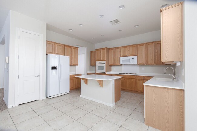 Building Photo - Beautiful Home With Casita in Sun City Anthem