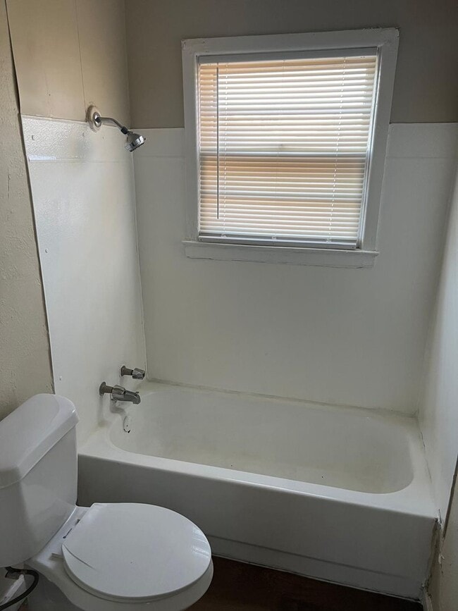 Building Photo - $0 First Month's Rent / $0 Deposit at Move-in