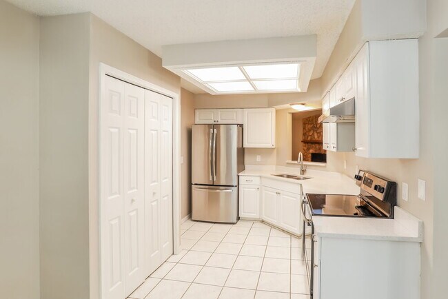 Building Photo - 3667 Lumberjack Cir N