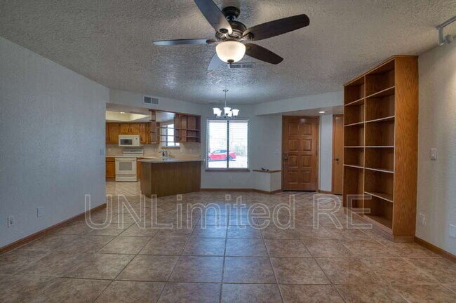Building Photo - 2512 Cisco Dr S