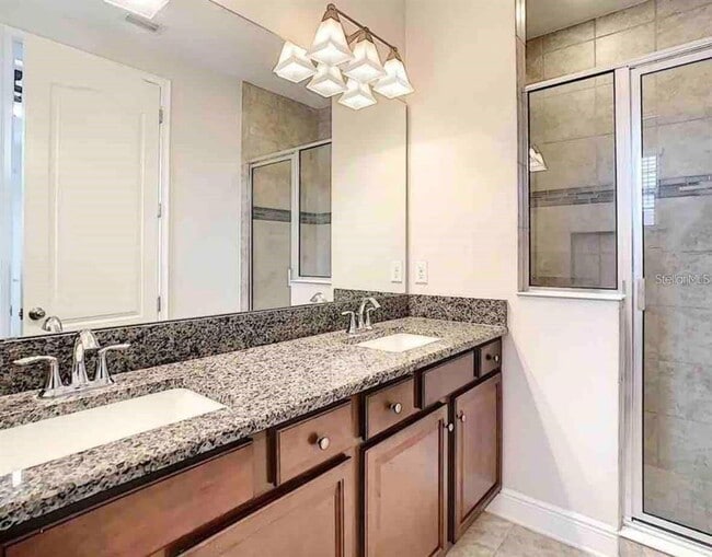 Building Photo - 14308 Swanley St