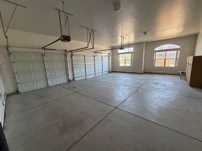 Building Photo - Spanish Springs 5bed/3bath - Move in Special now available!!