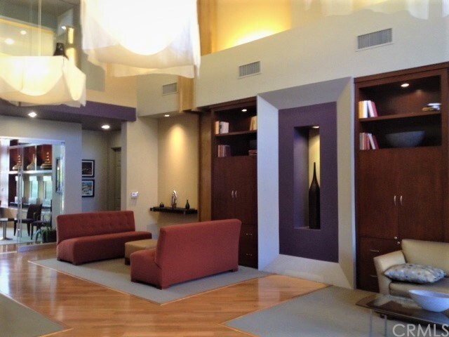 Building Photo - 1210 SCHOLARSHIP-