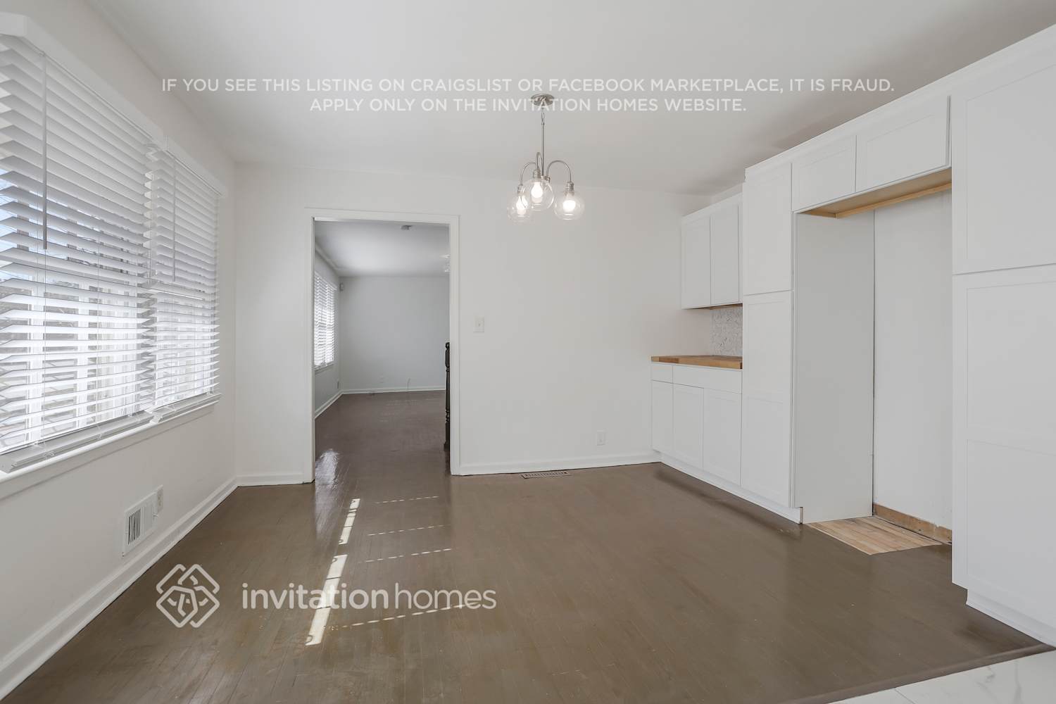 Building Photo - 2372 Oakridge Ct