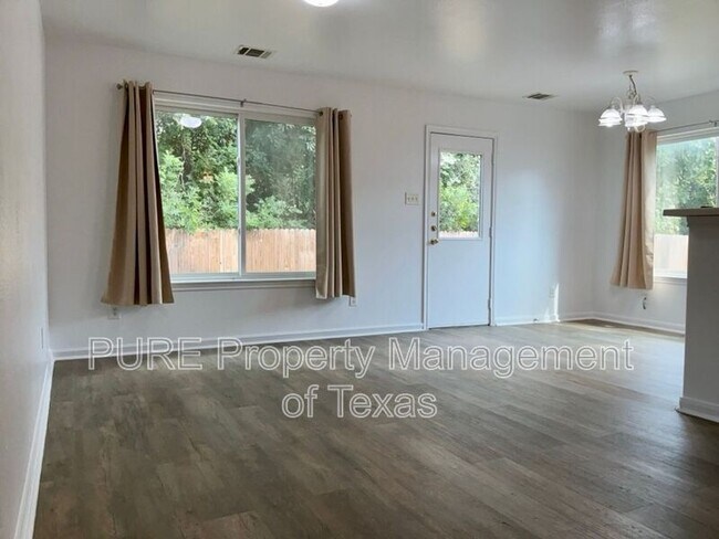 Building Photo - 244 Marvin Cove