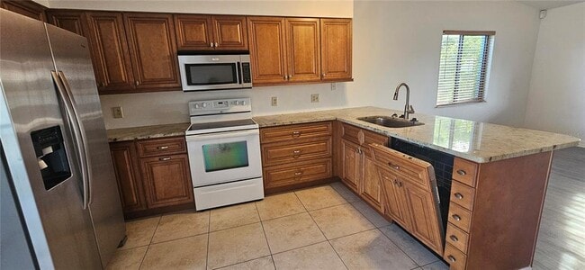Building Photo - 4904 Vincennes Ct