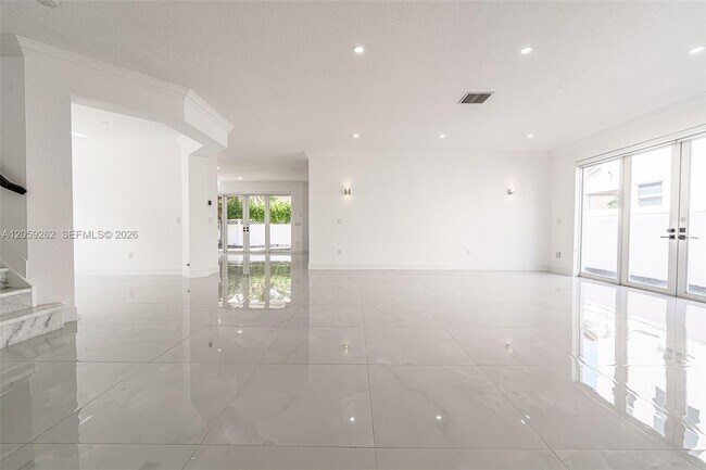 Building Photo - 15699 SW 54th Ct