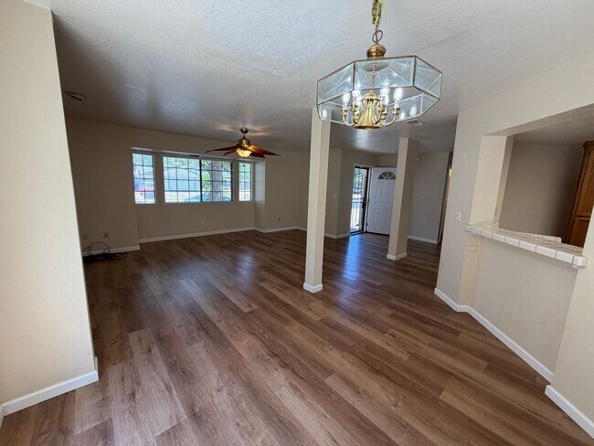 Building Photo - Large Corner Lot