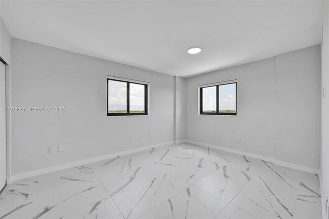 Building Photo - 840 NE 130th St