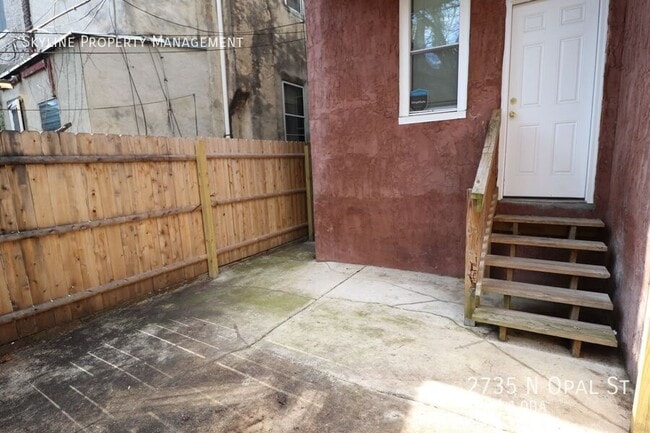 Building Photo - 2735 N Opal St
