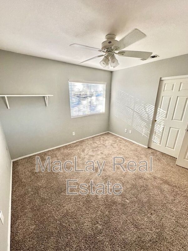 Building Photo - 5057 E Delta Ave