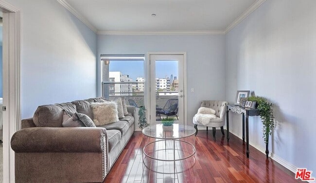 Building Photo - 1025 Dewey Ave