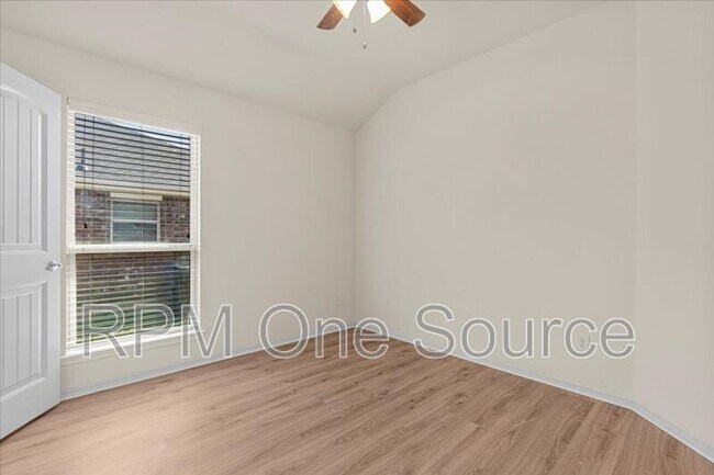 Building Photo - 1729 Park Trails Blvd