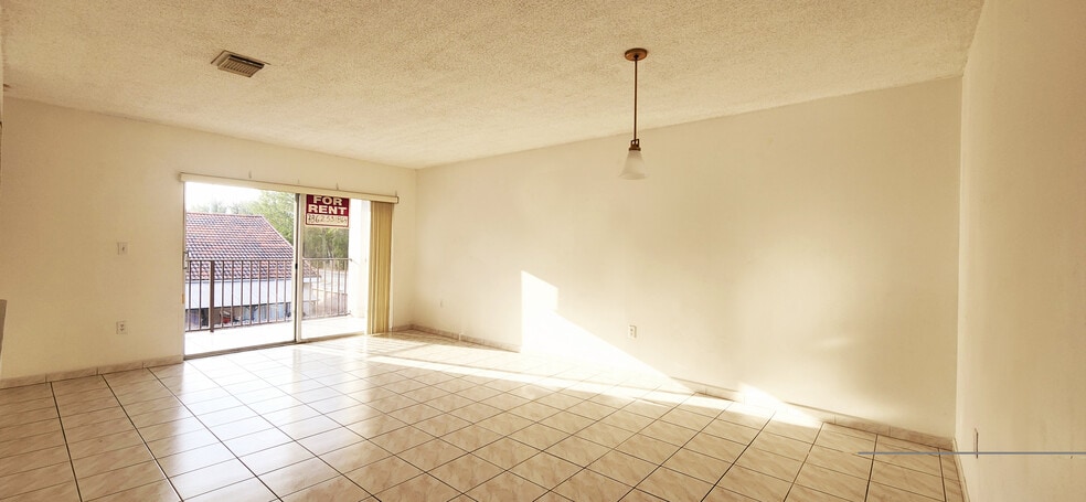 Building Photo - 1180 NW 125th Path