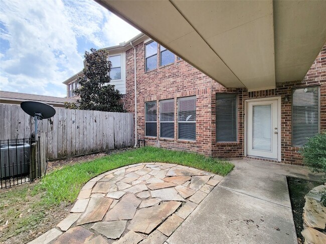 Building Photo - 206 Whispering Ridge Terrace