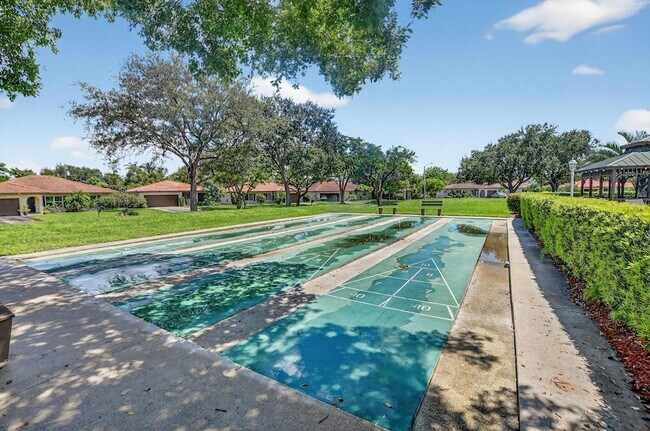 Building Photo - 328 NW 42nd St